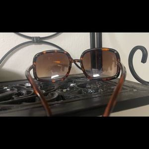 Tortoise shell sunglasses for women
